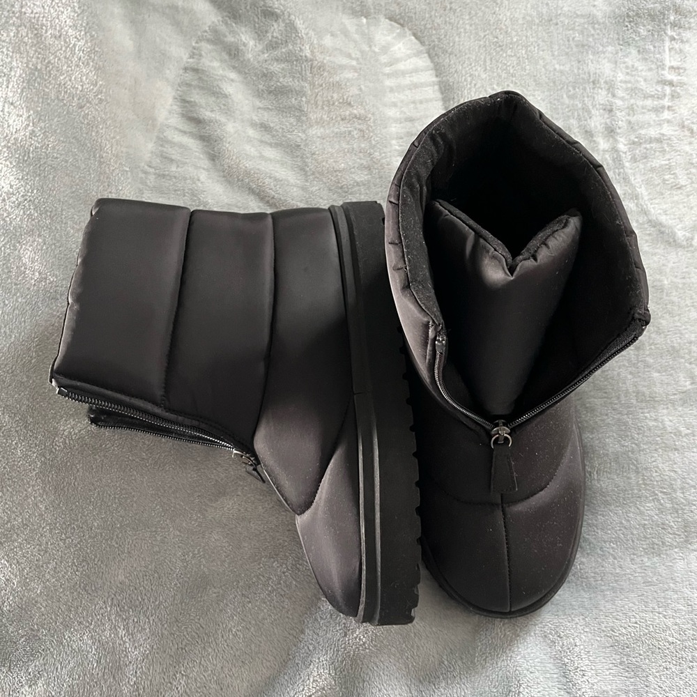Gia Borghini puffer snow boots